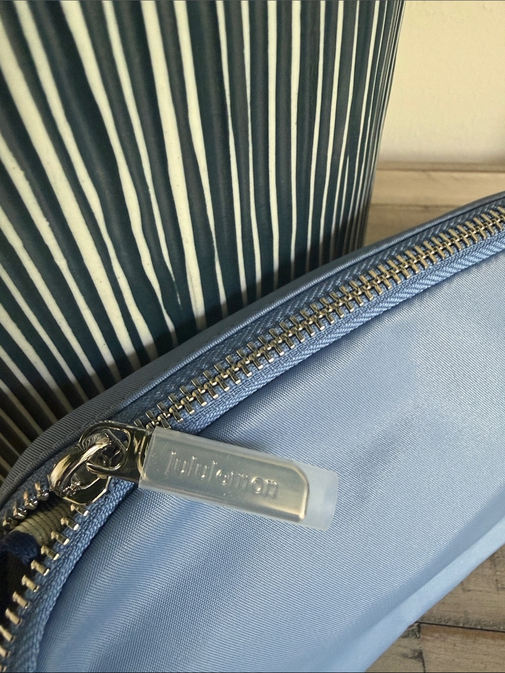 Lululemon Everywhere Belt Bag *Striped Wordmark - Picture 4 of 7